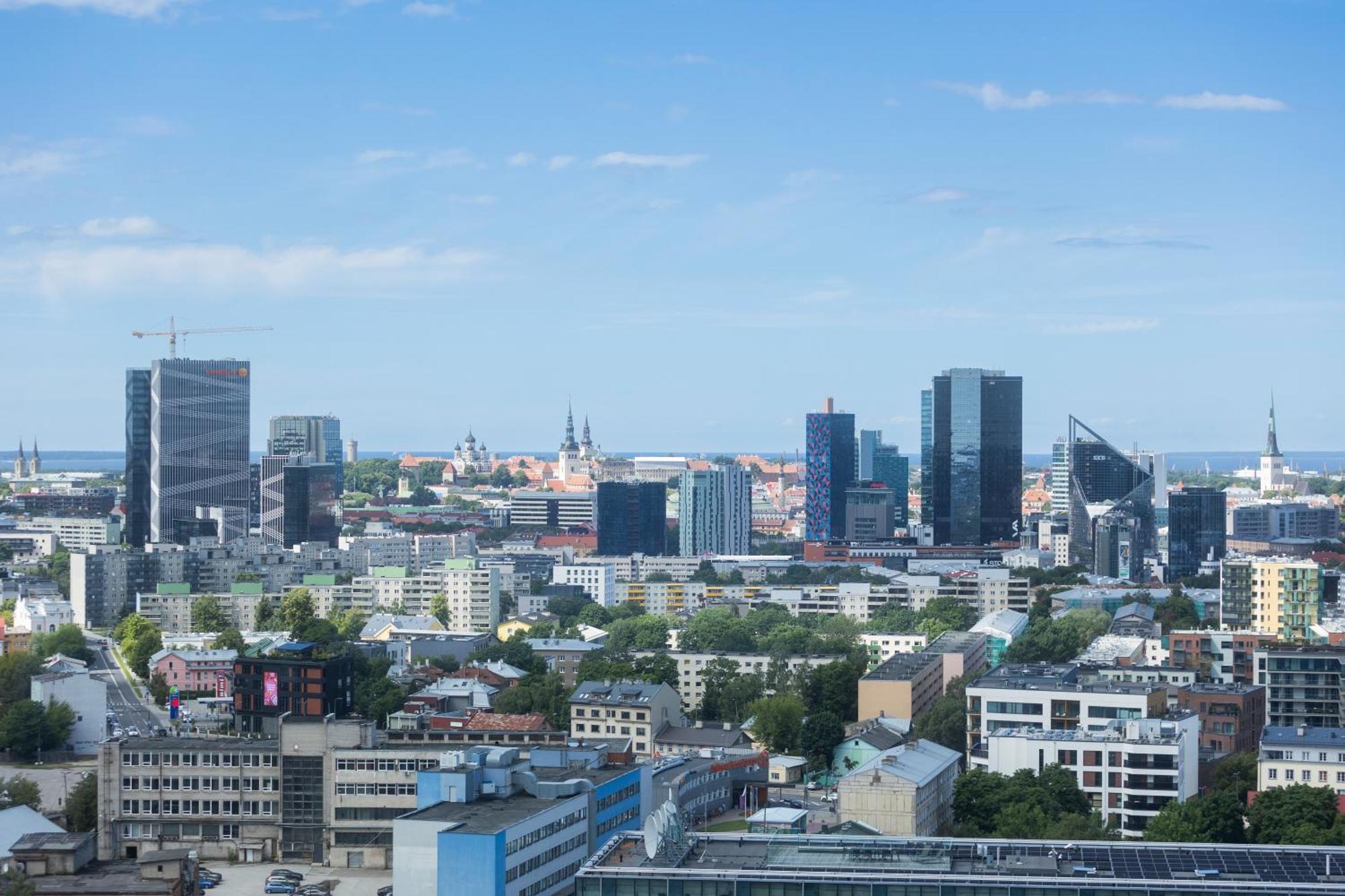 Revalia Fahle Airport Bus-Station Apartments With Best Views Экстерьер фото