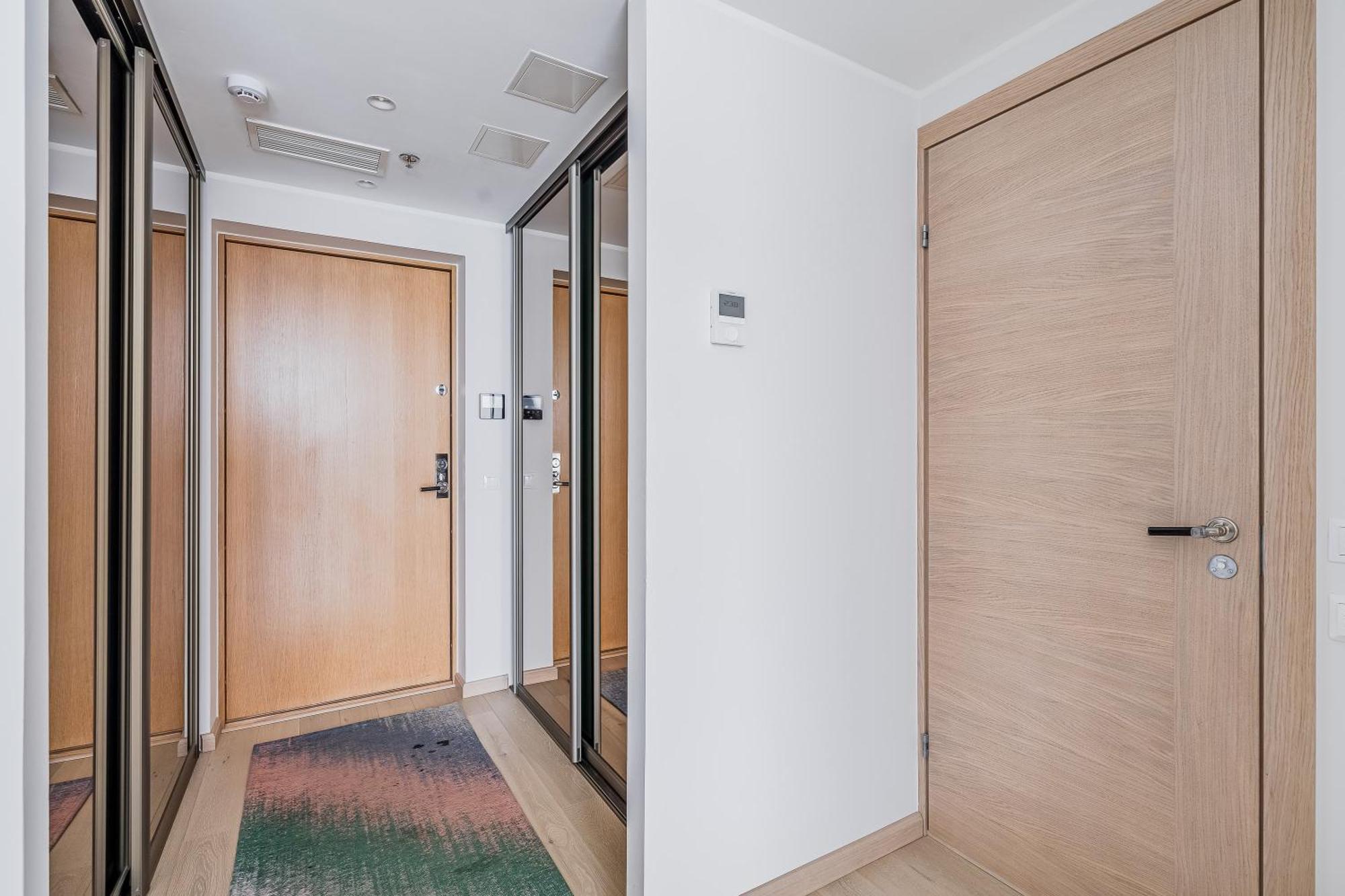 Revalia Fahle Airport Bus-Station Apartments With Best Views Экстерьер фото